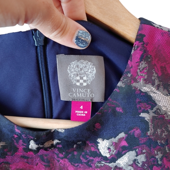 NWT- Vince Camuto Printed Jacquard Sheath Dress Size 4 - Picture 10 of 13